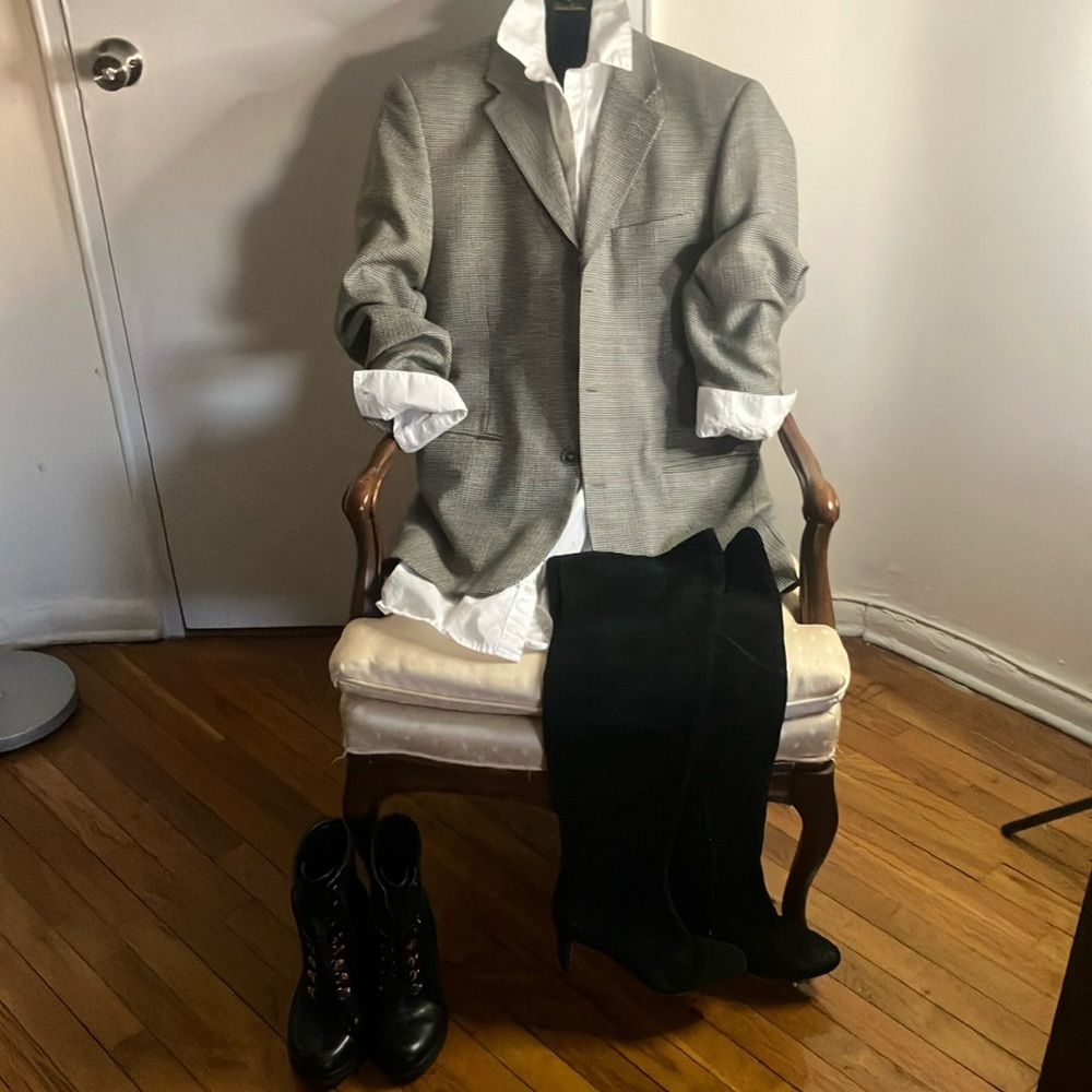 White Button-Up Shirt - Picture 4 of 4